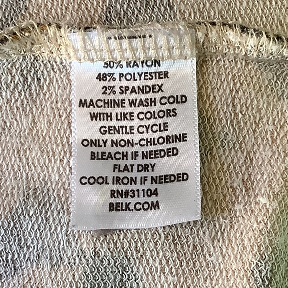 Women’s size small New Directions animal print top with 3/4 length sleeves - Picture 4 of 4